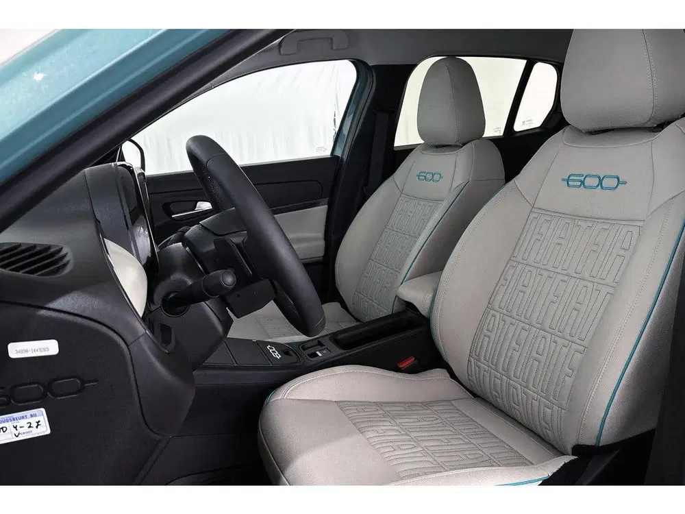 Fiat 600 1.2 Hybrid La Prima Massage Adaptieve Crui uit 2025, foto 6