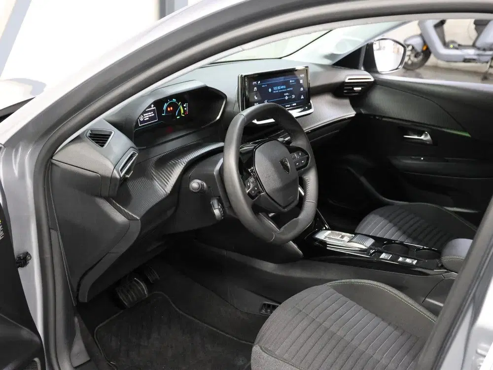 Peugeot 208 Active 50kWh 136PK uit 2024, foto 11