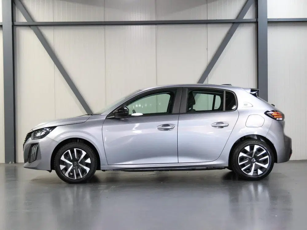 Peugeot 208 Active 50kWh 136PK uit 2024, foto 2