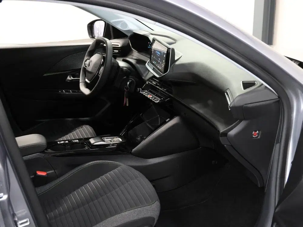 Peugeot 208 Active 50kWh 136PK uit 2024, foto 9