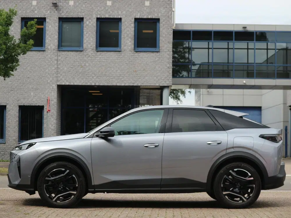 Peugeot 3008 1.6 plug-in Hybrid 195 Allure uit 2025, foto 2