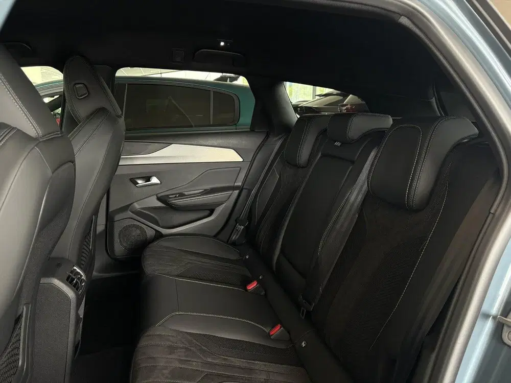 Peugeot 308 SW GT EV 58kWh 156pk uit 2026, foto 12