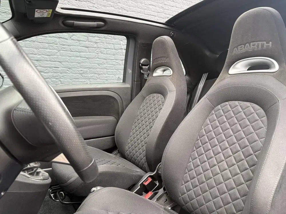 Abarth 595C 1.4 T-Jet uit 2021, foto 10