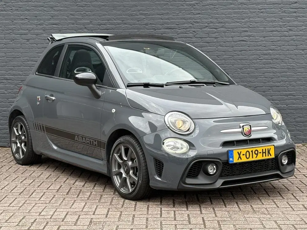 Abarth 595C 1.4 T-Jet uit 2021, foto 3