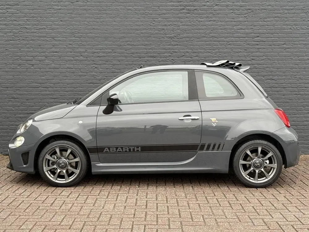 Abarth 595C 1.4 T-Jet uit 2021, foto 8