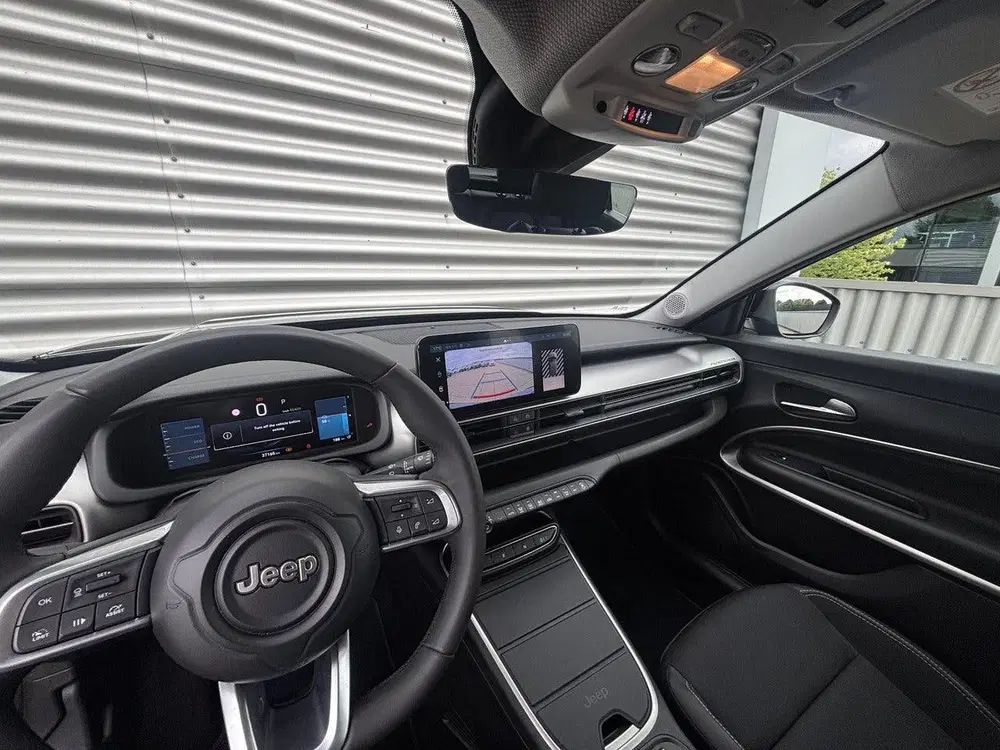 Jeep Avenger Altitude 54 kWh uit 2024, foto 12
