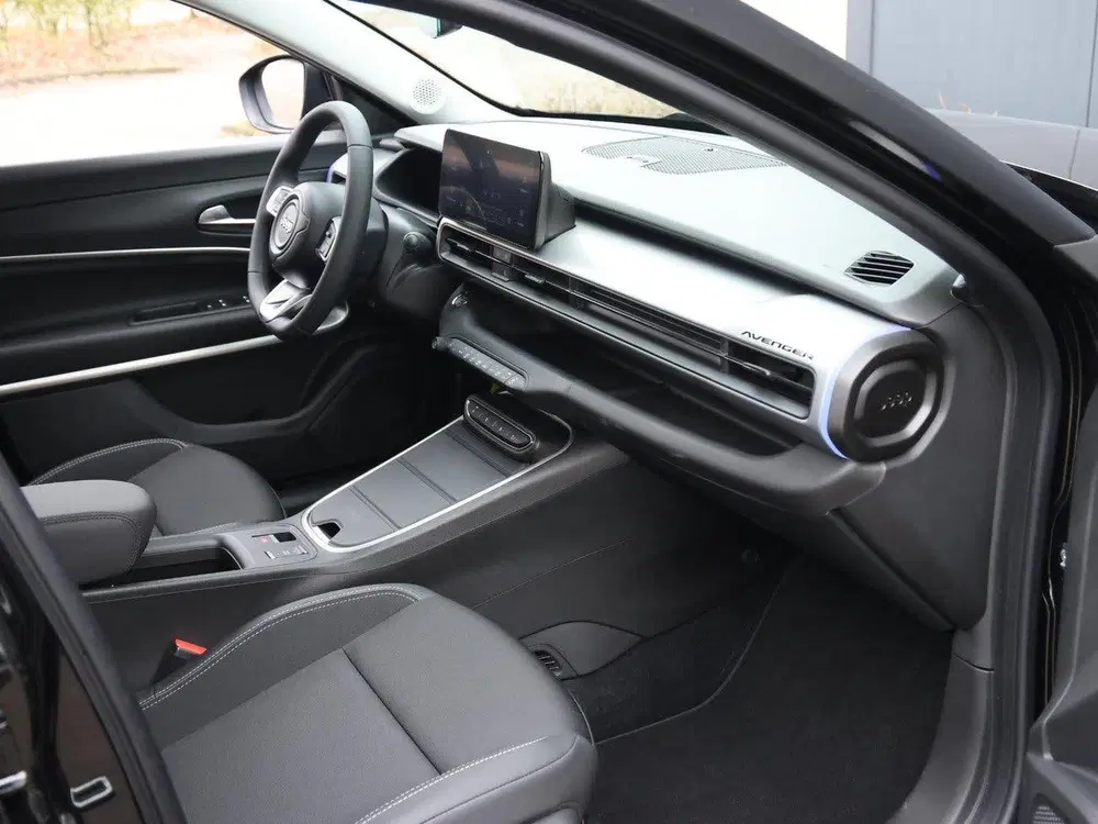 Jeep Avenger Summit 54 kWh uit 2025, foto 8