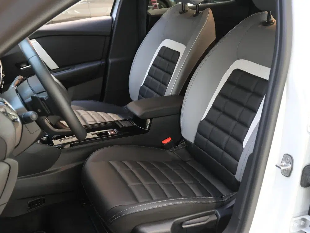 Citroën C4 Max 136 pk Hybrid 360 Camera uit 2025, foto 13