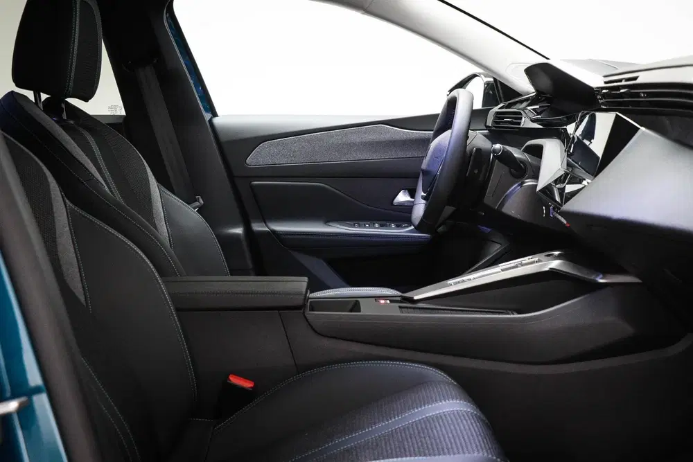 Peugeot 408 Allure 58 kWh uit 2026, foto 10
