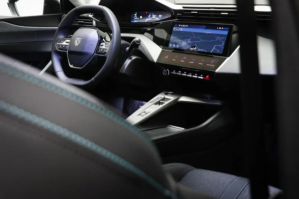 Peugeot 408 Allure 58 kWh uit 2026, foto 14