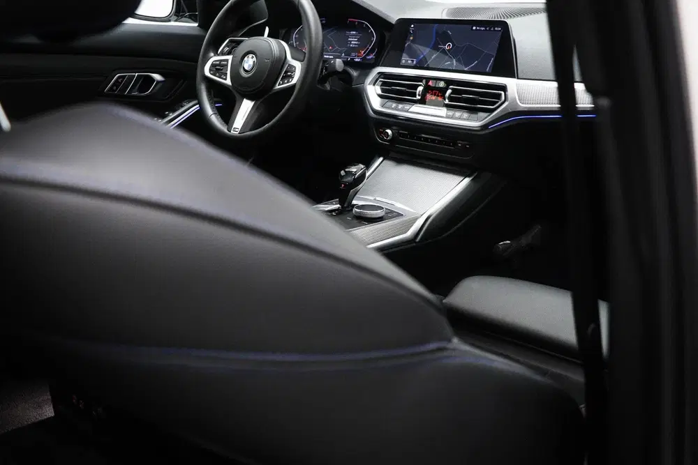 BMW 3-serie 318i M-Sport Executive Edition uit 2020, foto 12