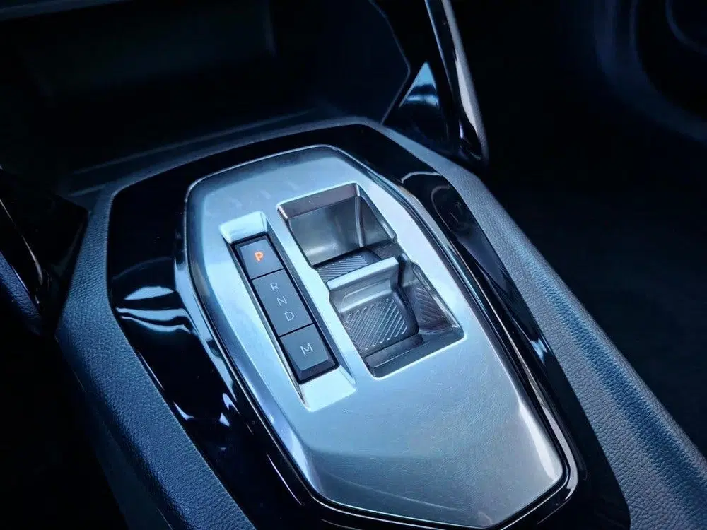 Peugeot 2008 1.2 PURETECH AUTOMAAT 130PK ACTIVE PACK AI uit 2023, foto 15