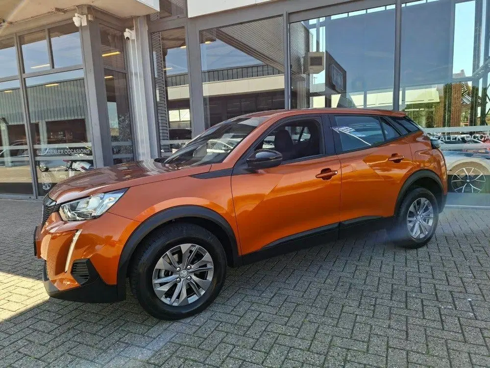 Peugeot 2008 1.2 PURETECH AUTOMAAT 130PK ACTIVE PACK AI uit 2023, foto 2
