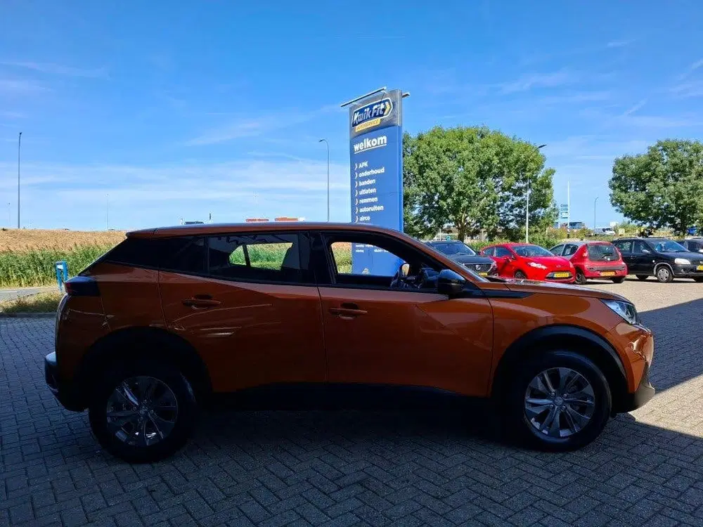 Peugeot 2008 1.2 PURETECH AUTOMAAT 130PK ACTIVE PACK AI uit 2023, foto 6