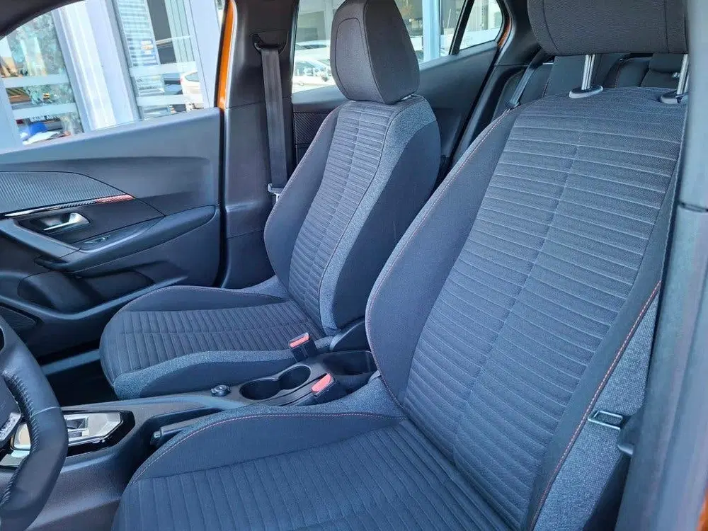 Peugeot 2008 1.2 PURETECH AUTOMAAT 130PK ACTIVE PACK AI uit 2023, foto 7