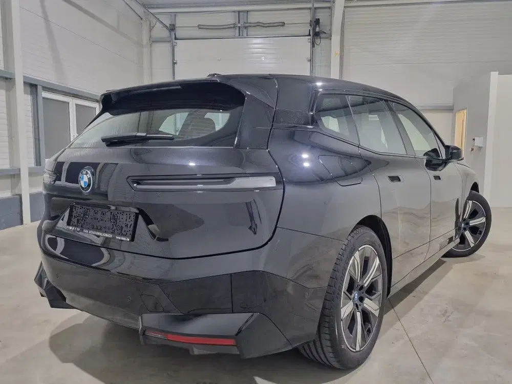 BMW iX xDrive50 M-sport uit 2024, foto 4