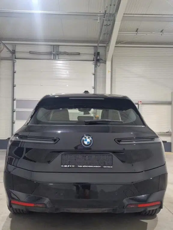 BMW iX xDrive50 M-sport uit 2024, foto 5
