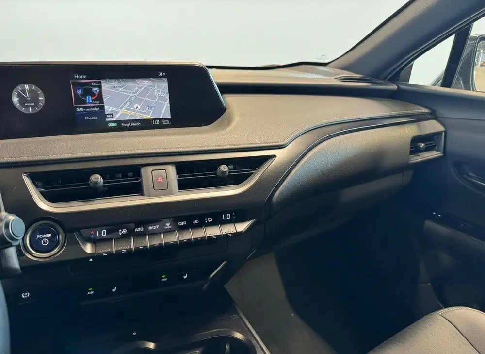 Lexus UX 250h Luxury Line uit 2022, foto 15
