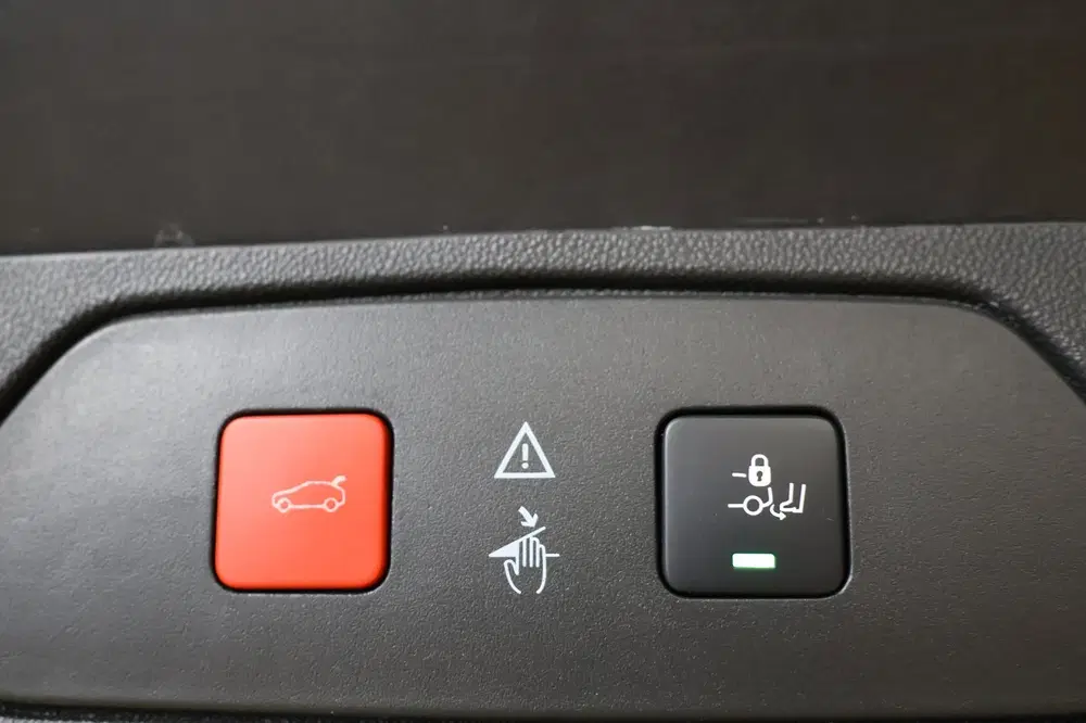 Opel Grandland 1.6 Turbo Hybrid Business Executive uit 2020, foto 13