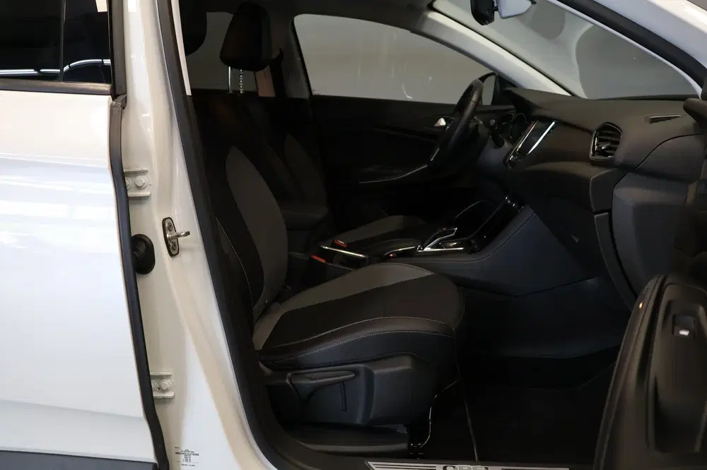 Opel Grandland 1.6 Turbo Hybrid Business Executive uit 2020, foto 15
