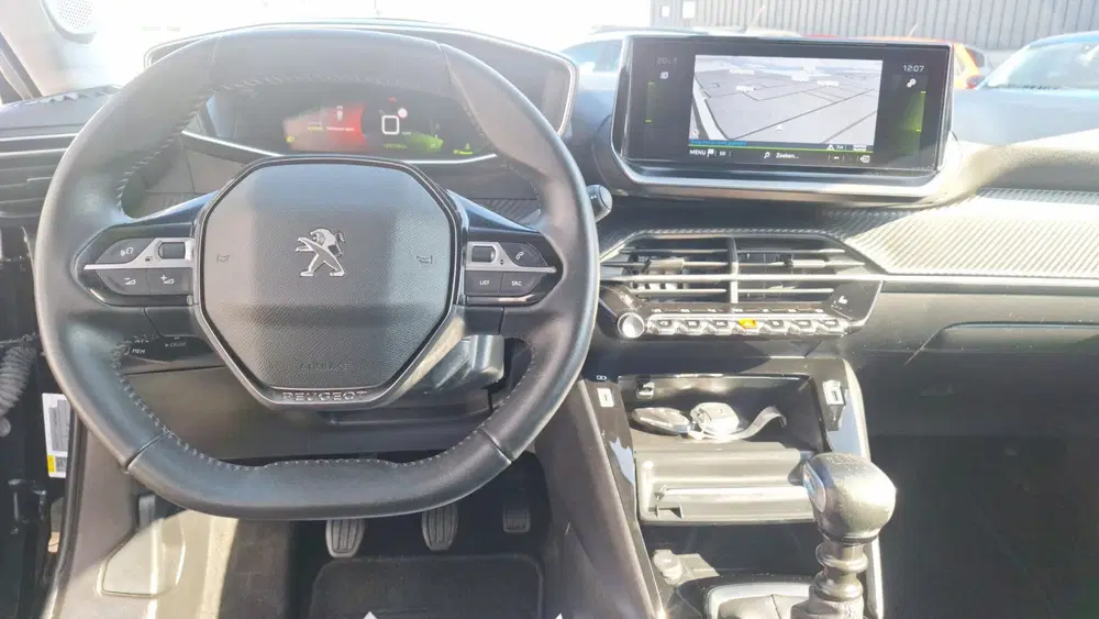 Peugeot 2008 1.2 PureTech Allure Pack uit 2023, foto 13