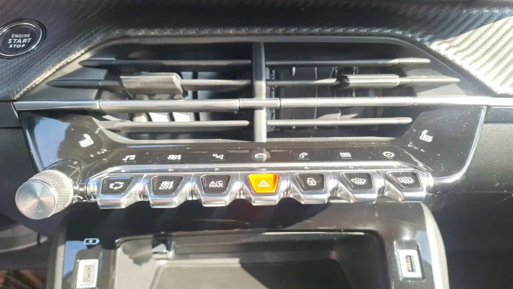 Peugeot 2008 1.2 PureTech Allure Pack uit 2023, foto 15