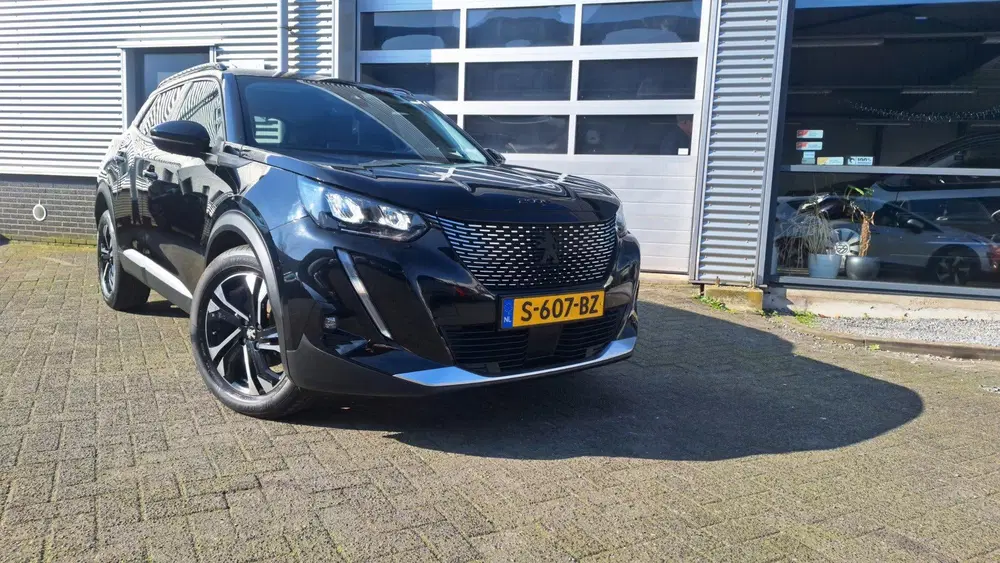 Peugeot 2008 1.2 PureTech Allure Pack uit 2023, foto 2