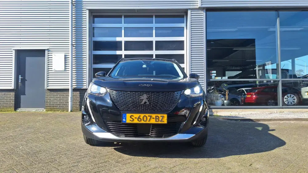 Peugeot 2008 1.2 PureTech Allure Pack uit 2023, foto 3