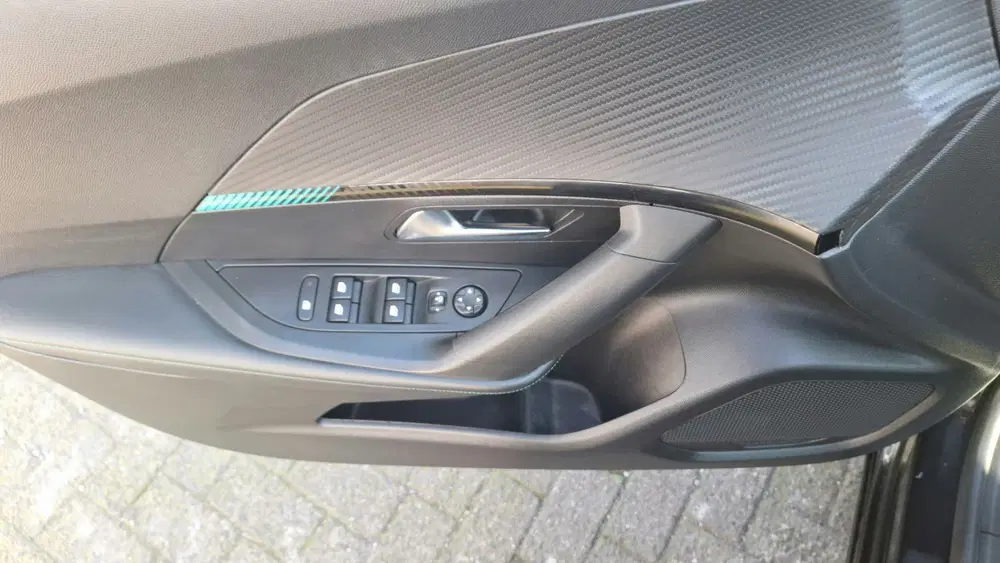 Peugeot 2008 1.2 PureTech Allure Pack uit 2023, foto 9