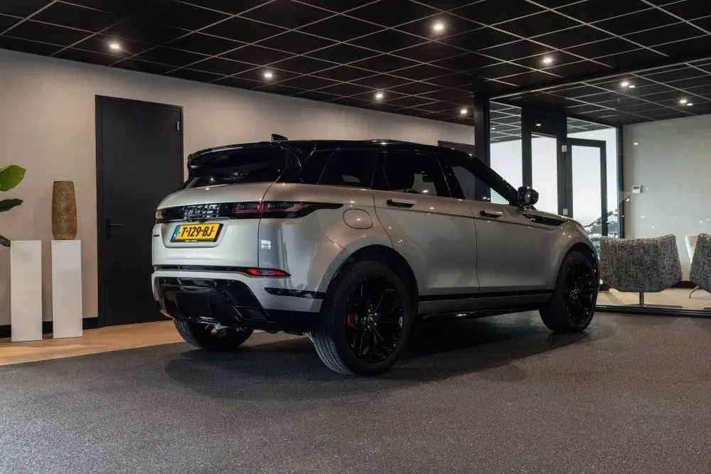 Land Rover Range Rover Evoque 1.5 P300e AWD R-Dynamic HSE uit 2023, foto 3