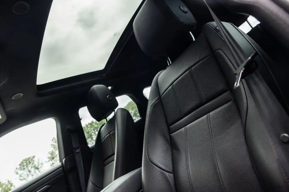 Land Rover Range Rover Evoque 1.5 P300e AWD R-Dynamic HSE uit 2023, foto 5