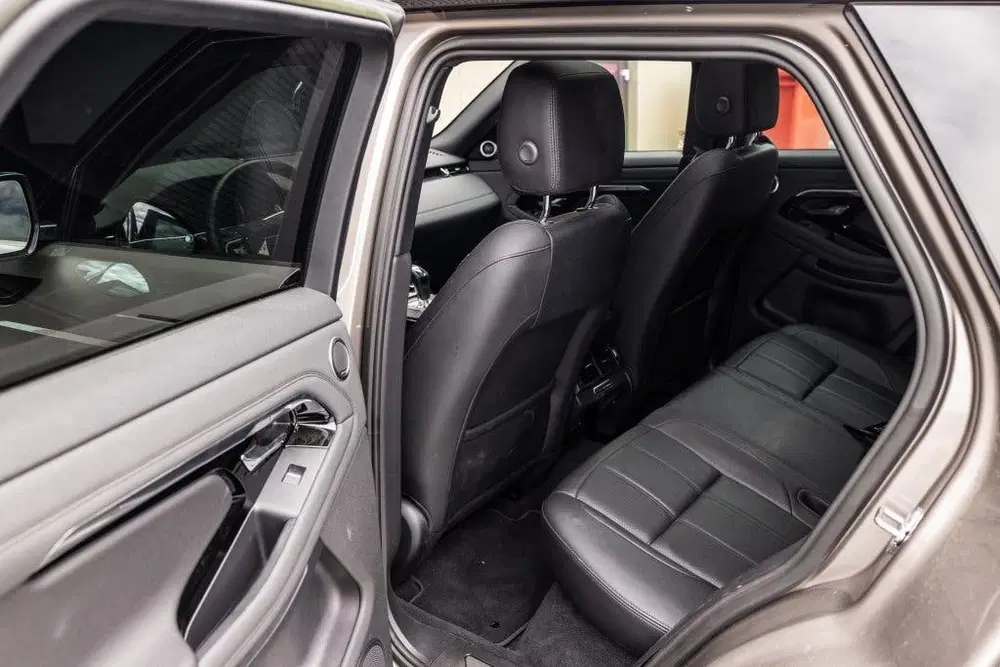 Land Rover Range Rover Evoque 1.5 P300e AWD R-Dynamic HSE uit 2023, foto 6