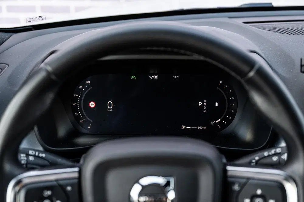 Volvo XC40 2.0 B3 Plus Dark uit 2025, foto 14