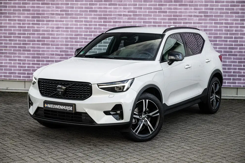 Volvo XC40 2.0 B3 Plus Dark uit 2025, foto 15