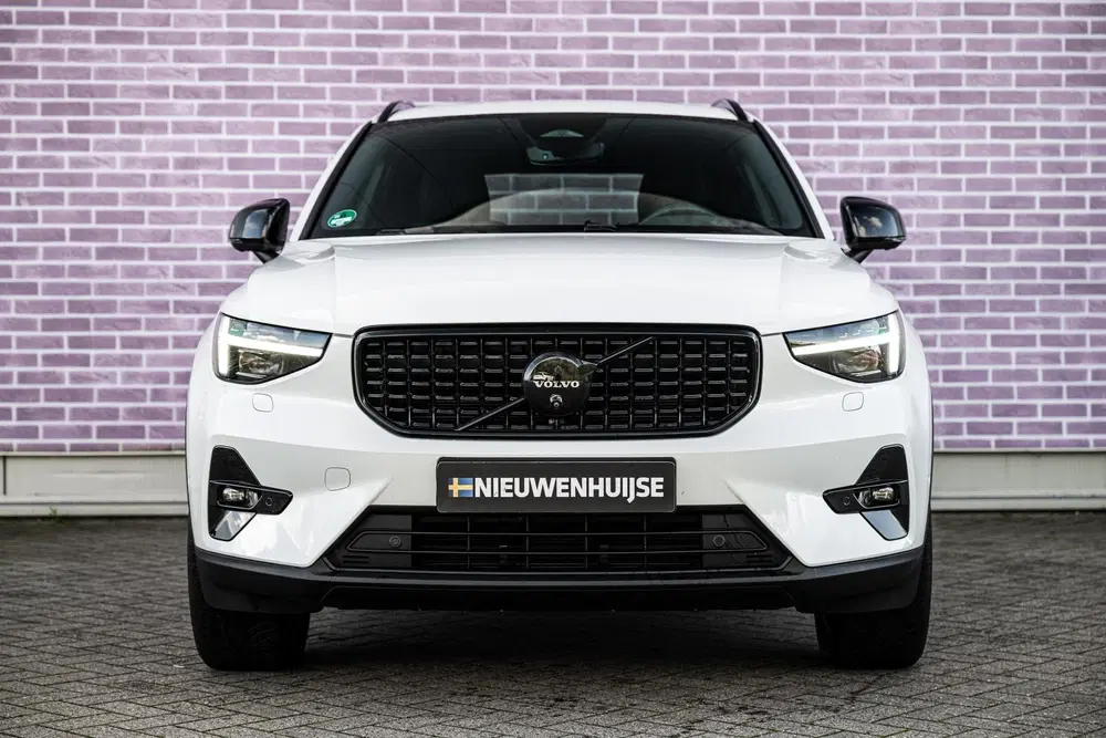 Volvo XC40 2.0 B3 Plus Dark uit 2025, foto 9