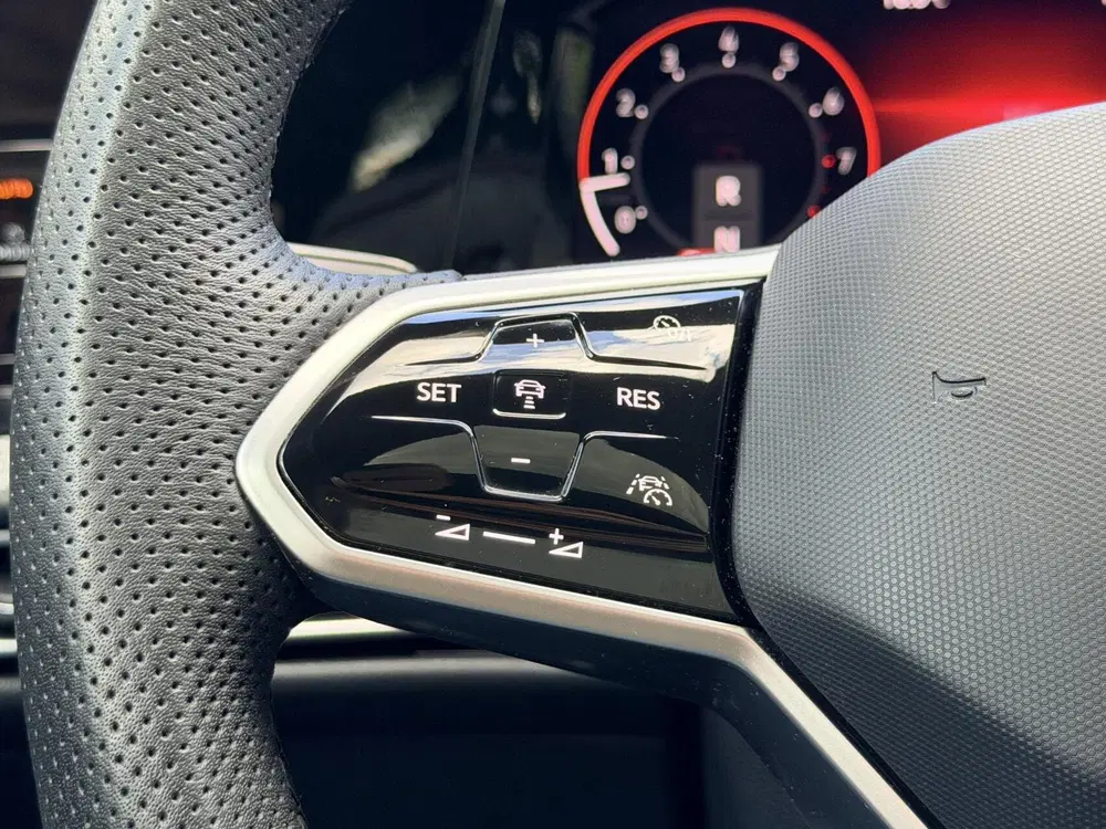 Volkswagen Golf 1.5 eTSI R-Line uit 2023, foto 10