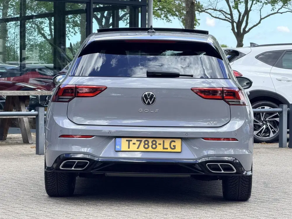 Volkswagen Golf 1.5 eTSI R-Line uit 2023, foto 6