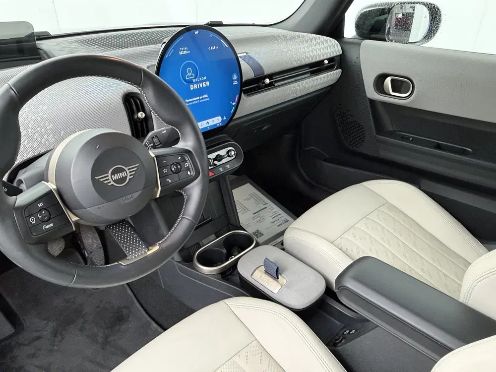 Mini Cabrio Cooper C Favoured Trim uit 2025, foto 5