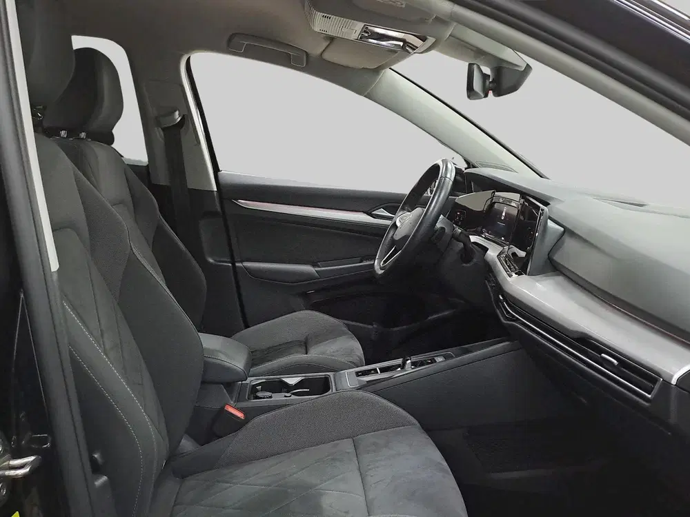 Volkswagen Golf 1.5 eTSI Life Business uit 2023, foto 15