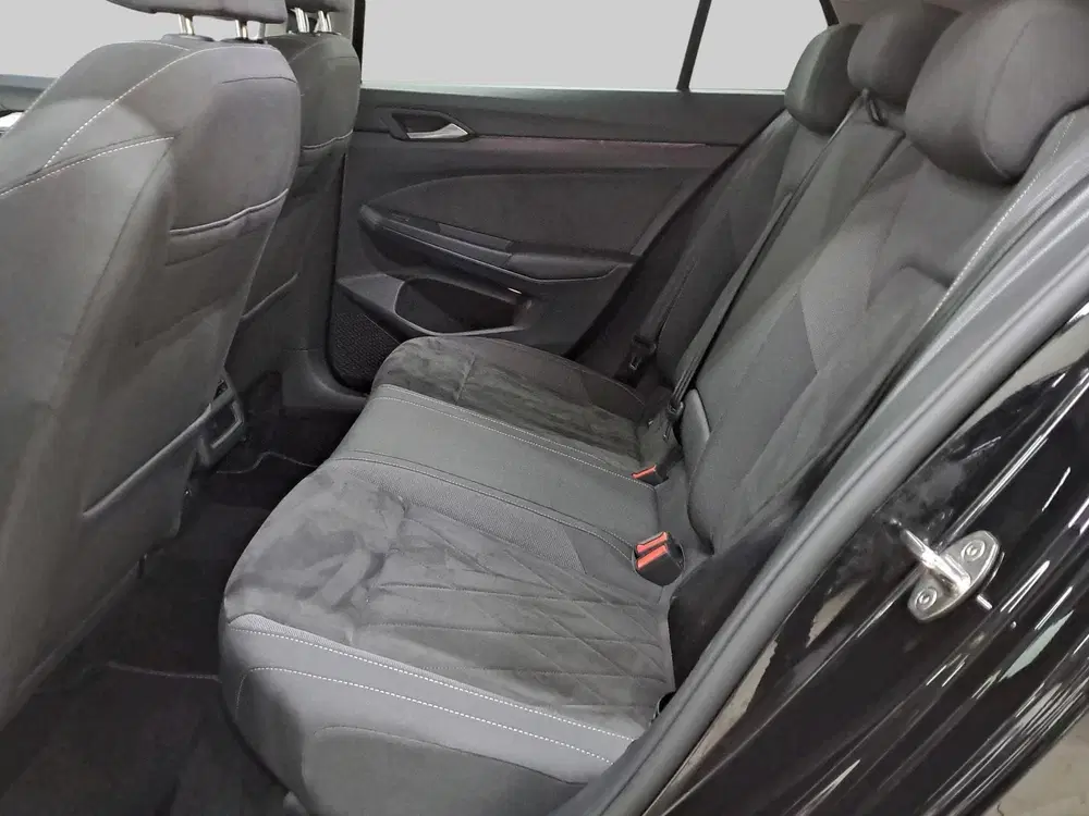 Volkswagen Golf 1.5 eTSI Life Business uit 2023, foto 6