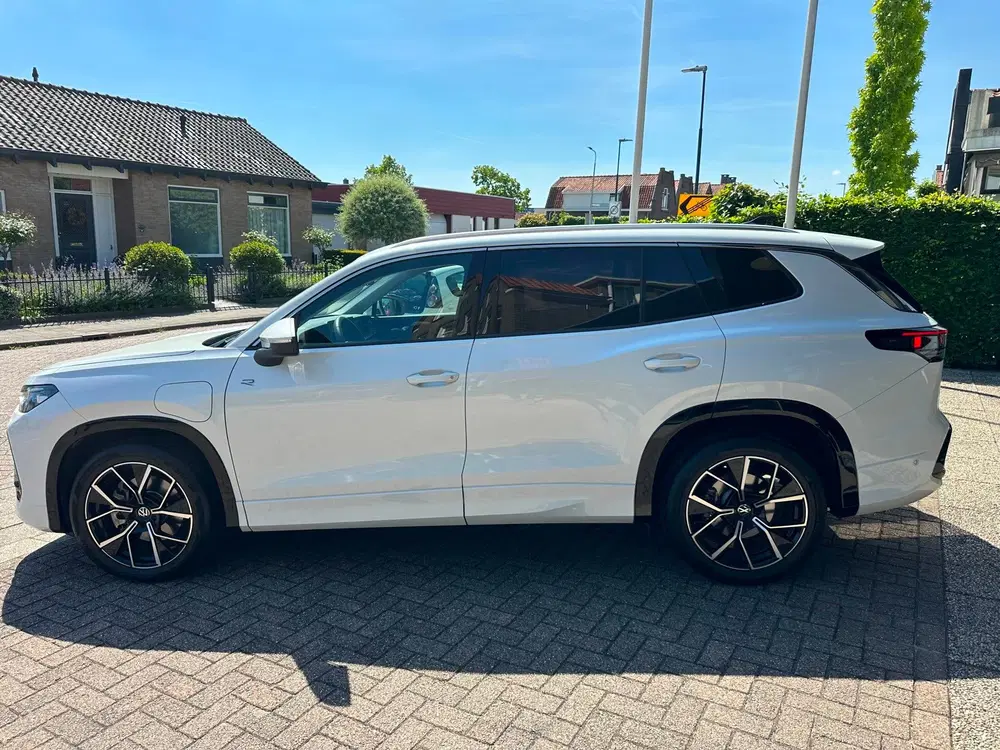 Volkswagen Tayron 1.5 eHybrid Life Edition uit 2025, foto 2