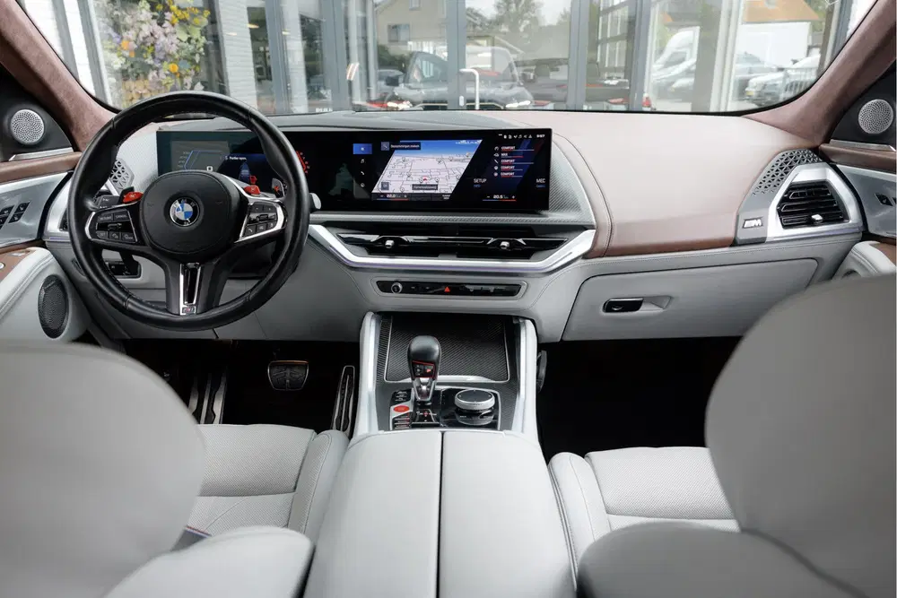 BMW XM 4.4 V8 30 kWh Bowers & Wilkins uit 2023, foto 10