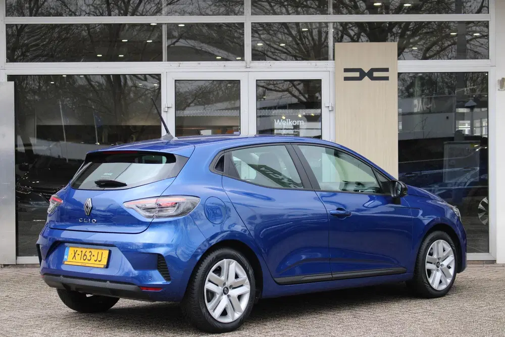 Renault Clio 1.6 E-Tech Full Hybrid 145 evolution uit 2023, foto 2