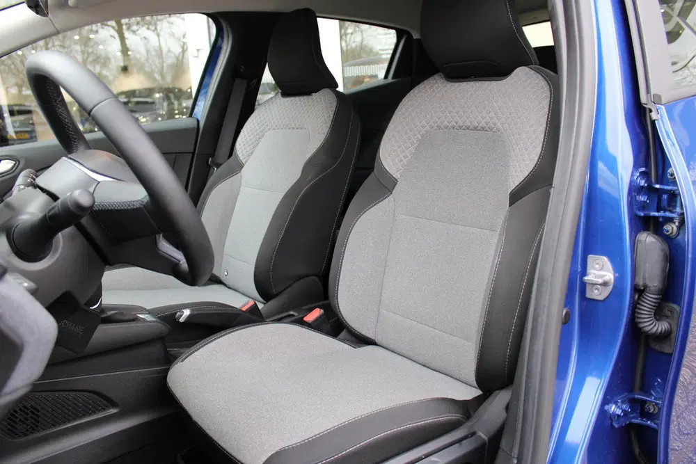 Renault Clio 1.6 E-Tech Full Hybrid 145 evolution uit 2023, foto 7