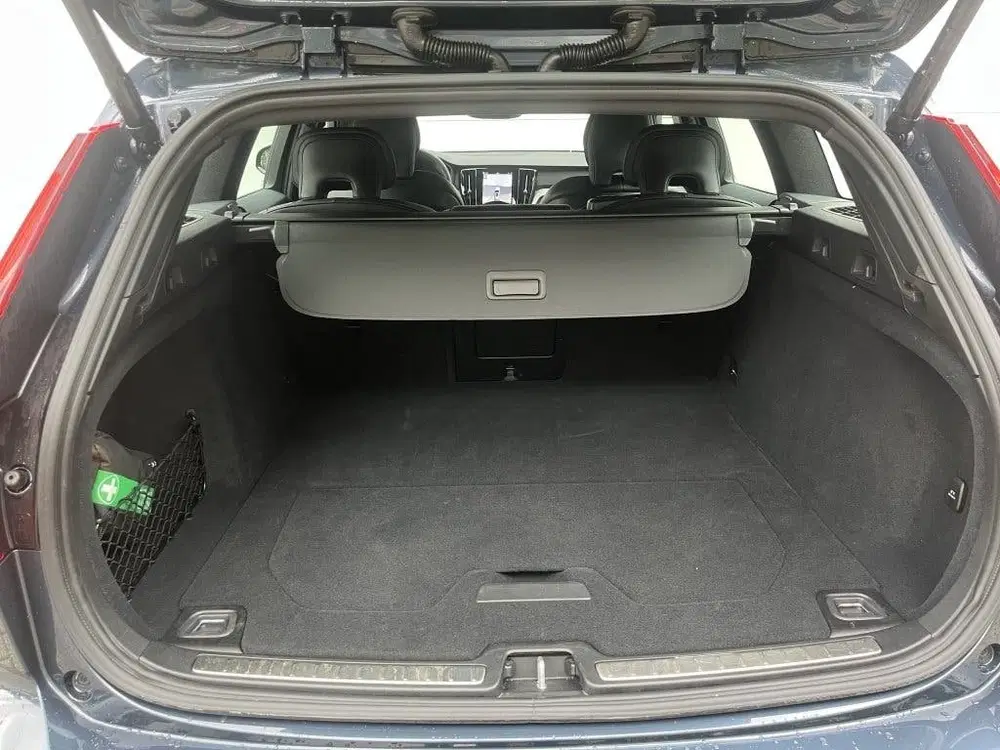 Volvo V60 T6 AWD + Dark uit 2025, foto 11