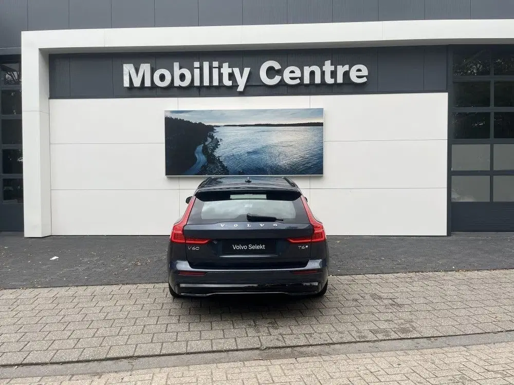 Volvo V60 T6 AWD + Dark uit 2025, foto 5