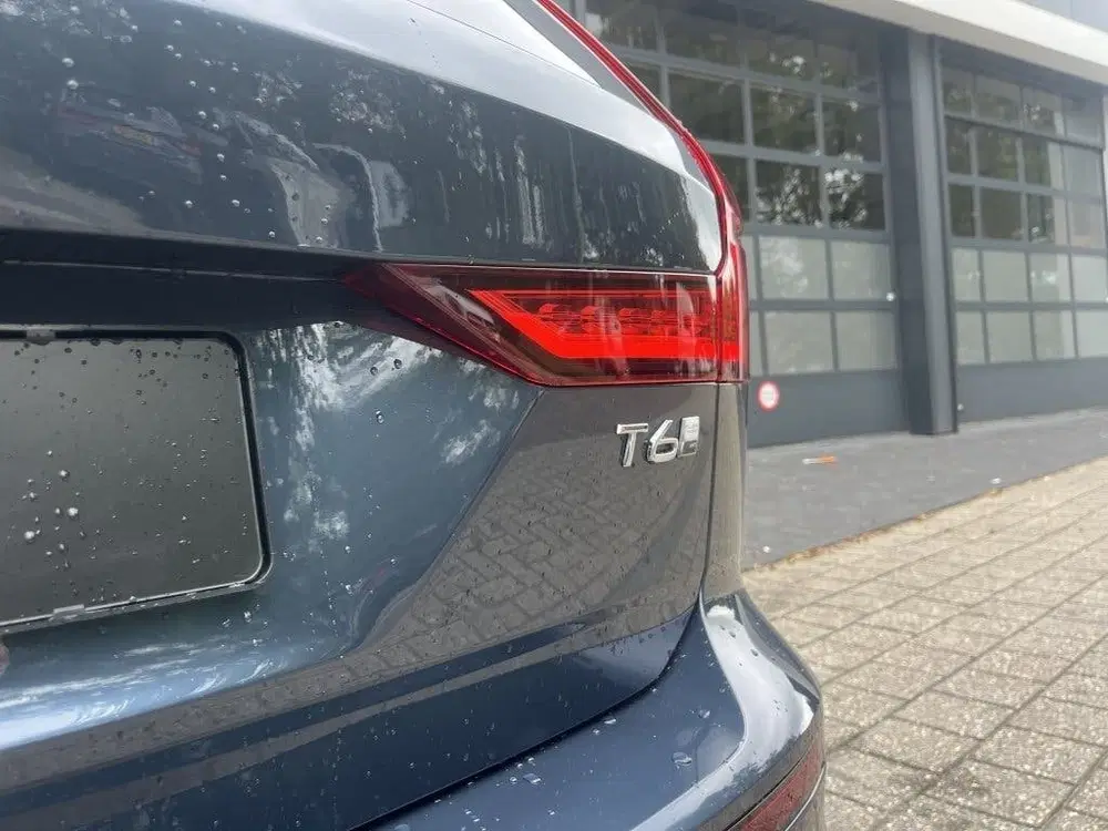 Volvo V60 T6 AWD + Dark uit 2025, foto 9