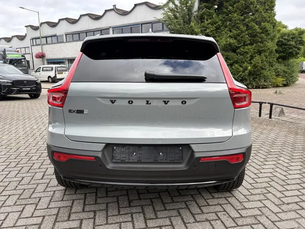 Volvo EX40 Single Extended Range Plus Black Edition uit 2025, foto 4