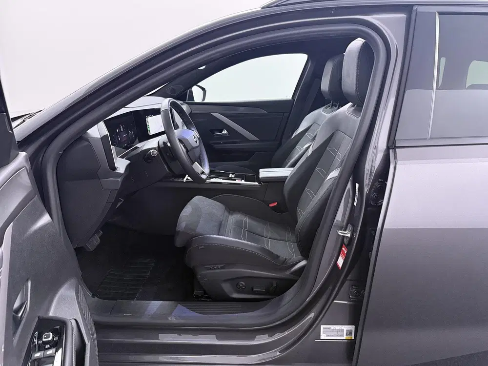 Opel Astra 1.2 Turbo Hybrid GS uit 2025, foto 6