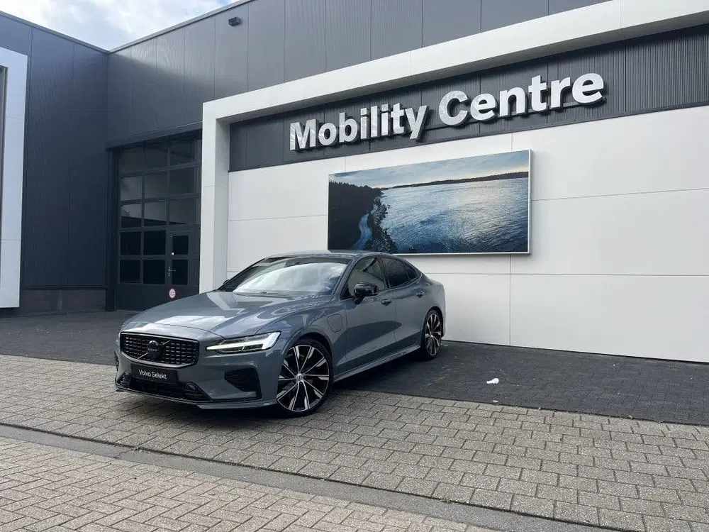 Volvo S60 Recharge T6 AWD Plus Dark uit 2023